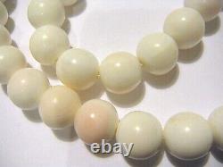 19 Vintage 1960s Genuine White Angel Skin Coral 10mm Large Beaded Necklace 81g