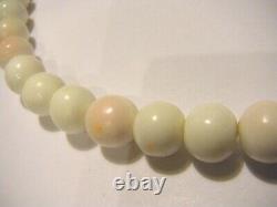 19 Vintage 1960s Genuine White Angel Skin Coral 10mm Large Beaded Necklace 81g