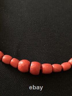 45 g. Vintage Faceted Red Coral Necklace Natural Undyed Beads Clasp Gold 18K