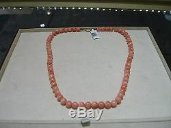 Beautiful Vintage 7.5mm Coral Bead Necklace 18 inches with 14 karat Gold Clasp