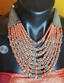 Exquisite rare, old, vintage necklace from Yemen, Silver and old Coral beads