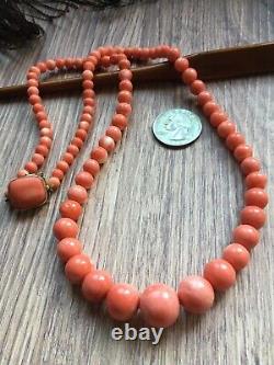Vintage Natural Pink & White Coral Graduated Beads Necklace Gold 18K Clasp 60 gr