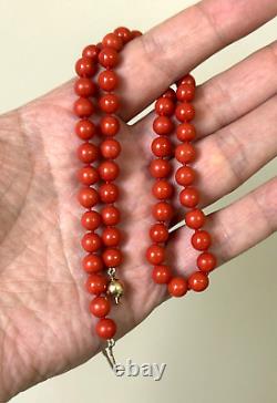 Vintage necklace natural red coral beads Italy gold 750 18K. 32gr