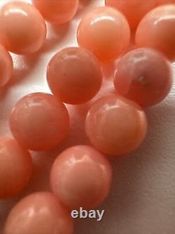 Vintage small Coral Beaded Choker Necklace. 32.1 Grams 25.7