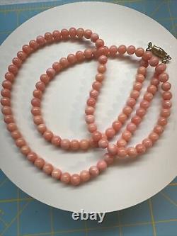 Vintage small Coral Beaded Choker Necklace. 32.1 Grams 25.7