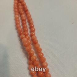 Vtg Genuine Salmon Angel Sk Coral Three Strand With Gold and Onyx Clasp Necklace